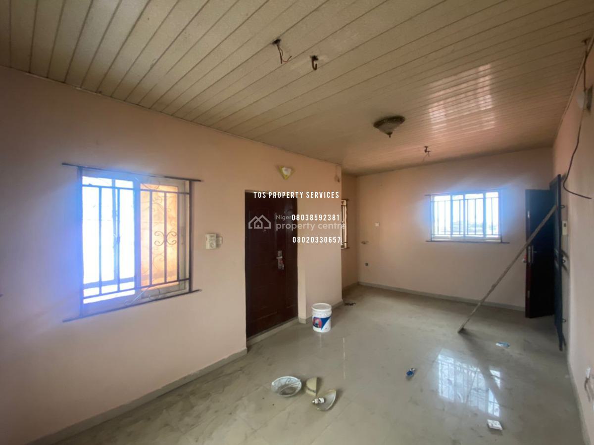 12 Rooms Building & 250sqm Warehouse, Ogudu, Ogudu, Lagos, Detached Duplex for Rent