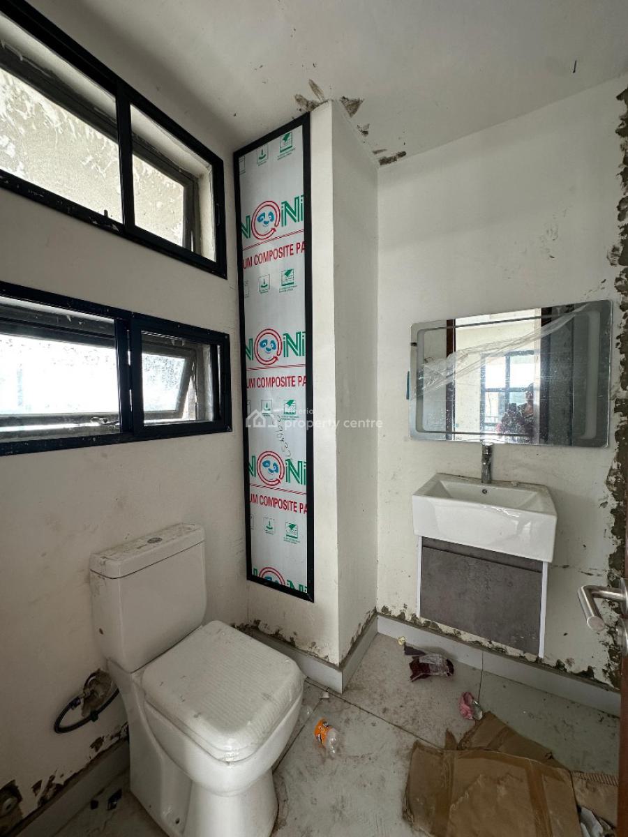 3 Bedroom Penthouse, Lekki Phase 1, Lekki Phase 1, Lekki, Lagos, Block of Flats for Sale