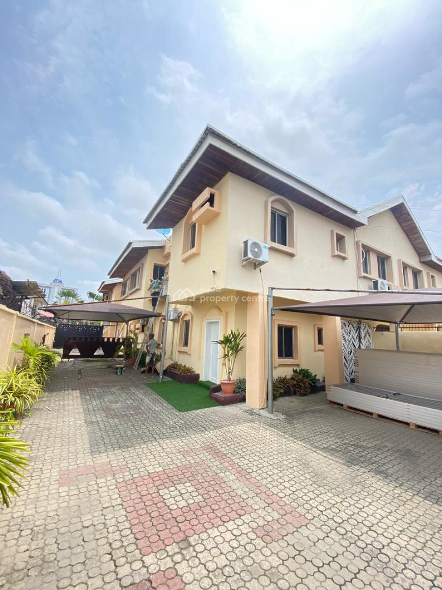 Spacious 3 Bedroom Terrace with Bq, Lekki Phase 1, Lekki, Lagos, Terraced Duplex for Rent