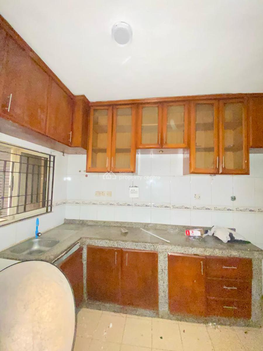 Spacious 3 Bedroom Terrace with Bq, Lekki Phase 1, Lekki, Lagos, Terraced Duplex for Rent