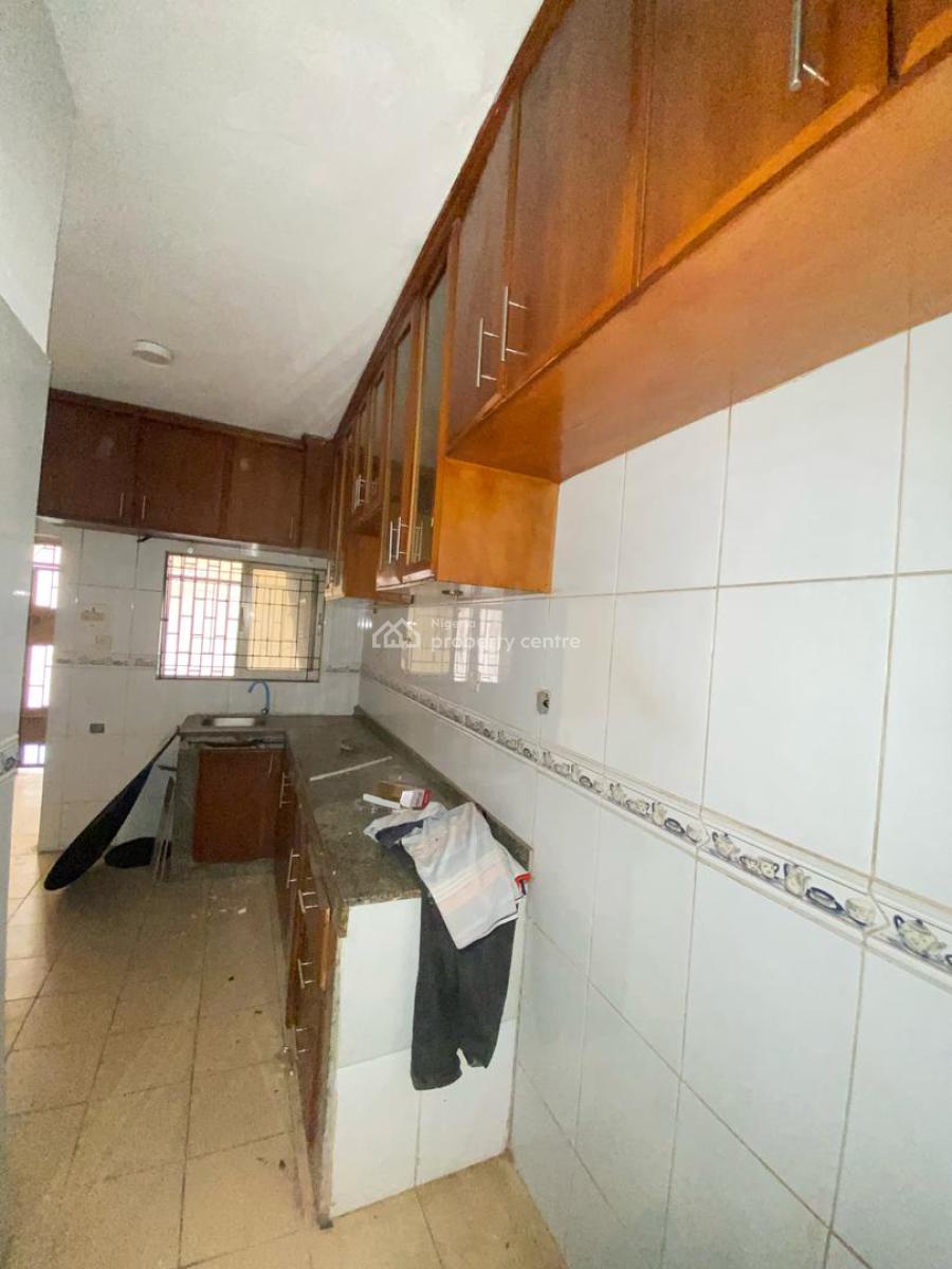 Spacious 3 Bedroom Terrace with Bq, Lekki Phase 1, Lekki, Lagos, Terraced Duplex for Rent