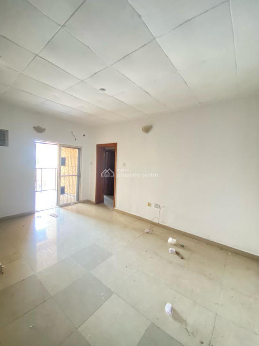 Spacious 3 Bedroom Terrace with Bq, Lekki Phase 1, Lekki, Lagos, Terraced Duplex for Rent