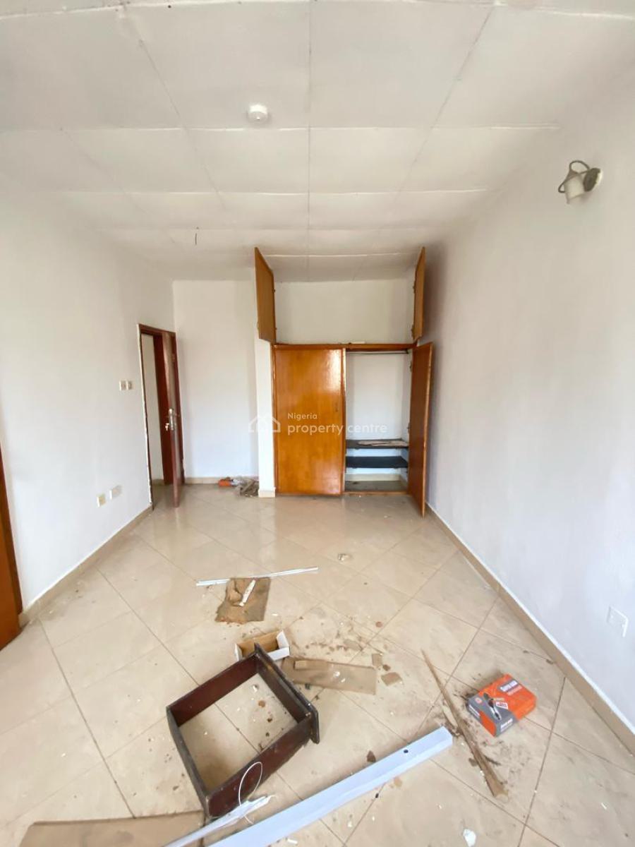 Spacious 3 Bedroom Terrace with Bq, Lekki Phase 1, Lekki, Lagos, Terraced Duplex for Rent