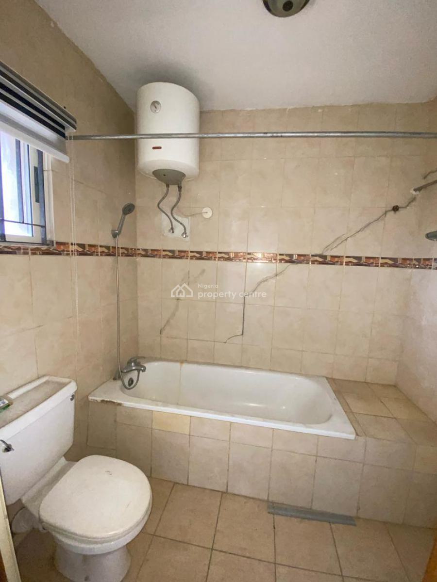 Spacious 3 Bedroom Terrace with Bq, Lekki Phase 1, Lekki, Lagos, Terraced Duplex for Rent