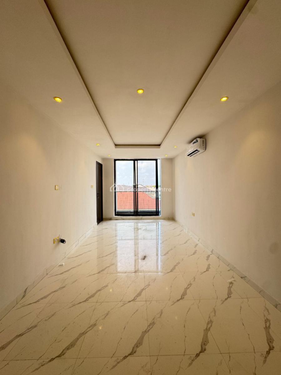 Stunning 2 Bedroom Apartment with Elevator, Pool & Gym, Lekki Phase 1, Lekki, Lagos, Block of Flats for Sale