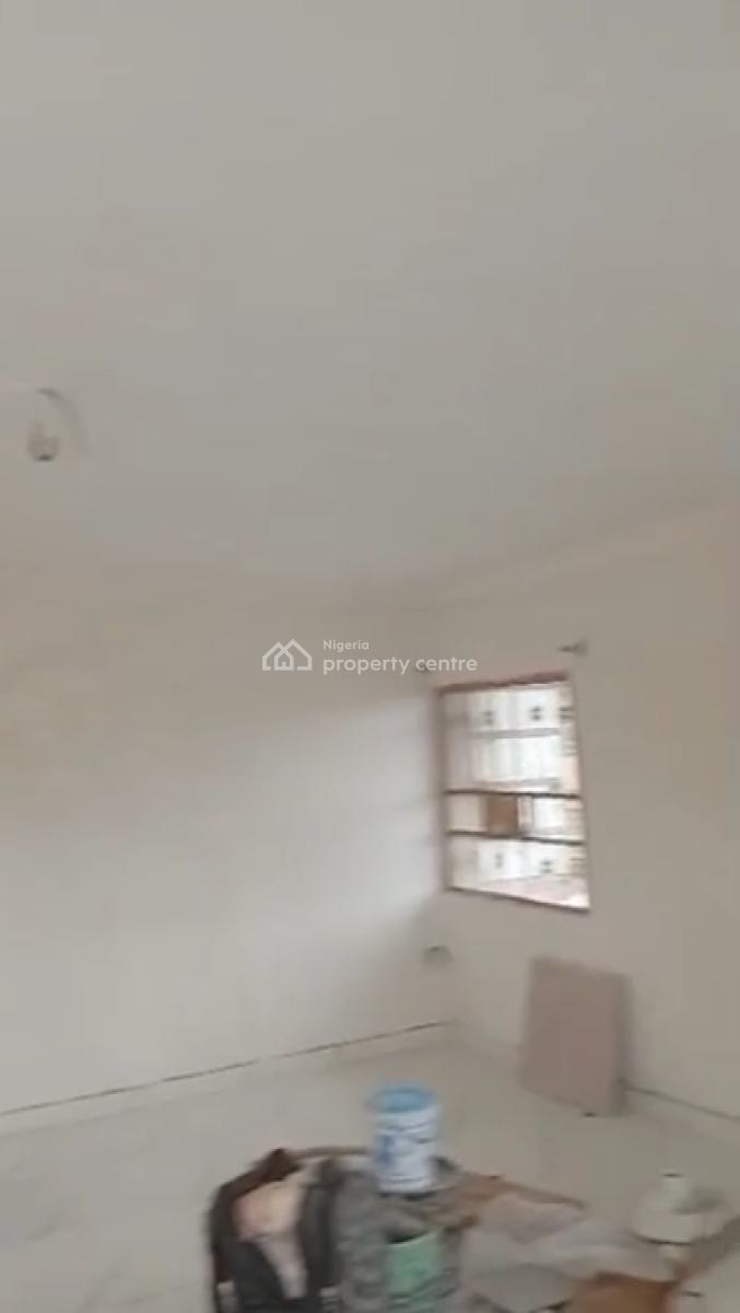 Newly Renovated Spacious  2 Bedroom with Wardrobes and Cabinets, Babs Animashaun, Surulere, Lagos, Flat / Apartment for Rent
