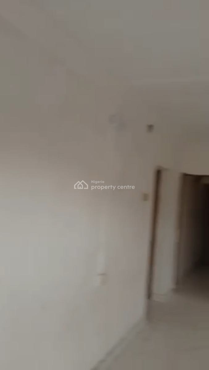 Newly Renovated Spacious  2 Bedroom with Wardrobes and Cabinets, Babs Animashaun, Surulere, Lagos, Flat / Apartment for Rent