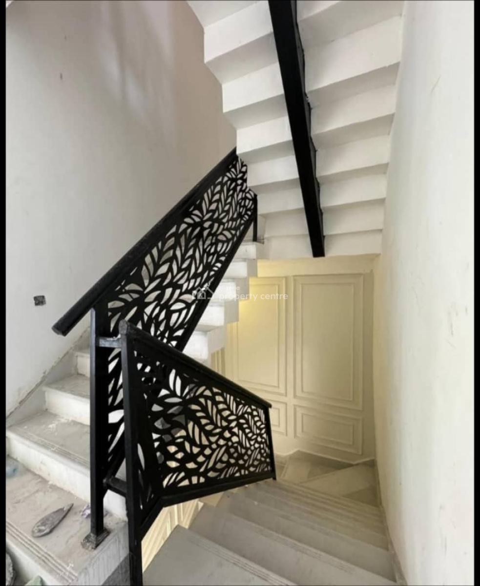 3bedroom Flat, Lekki Phase 1, Lekki, Lagos, Flat / Apartment for Rent