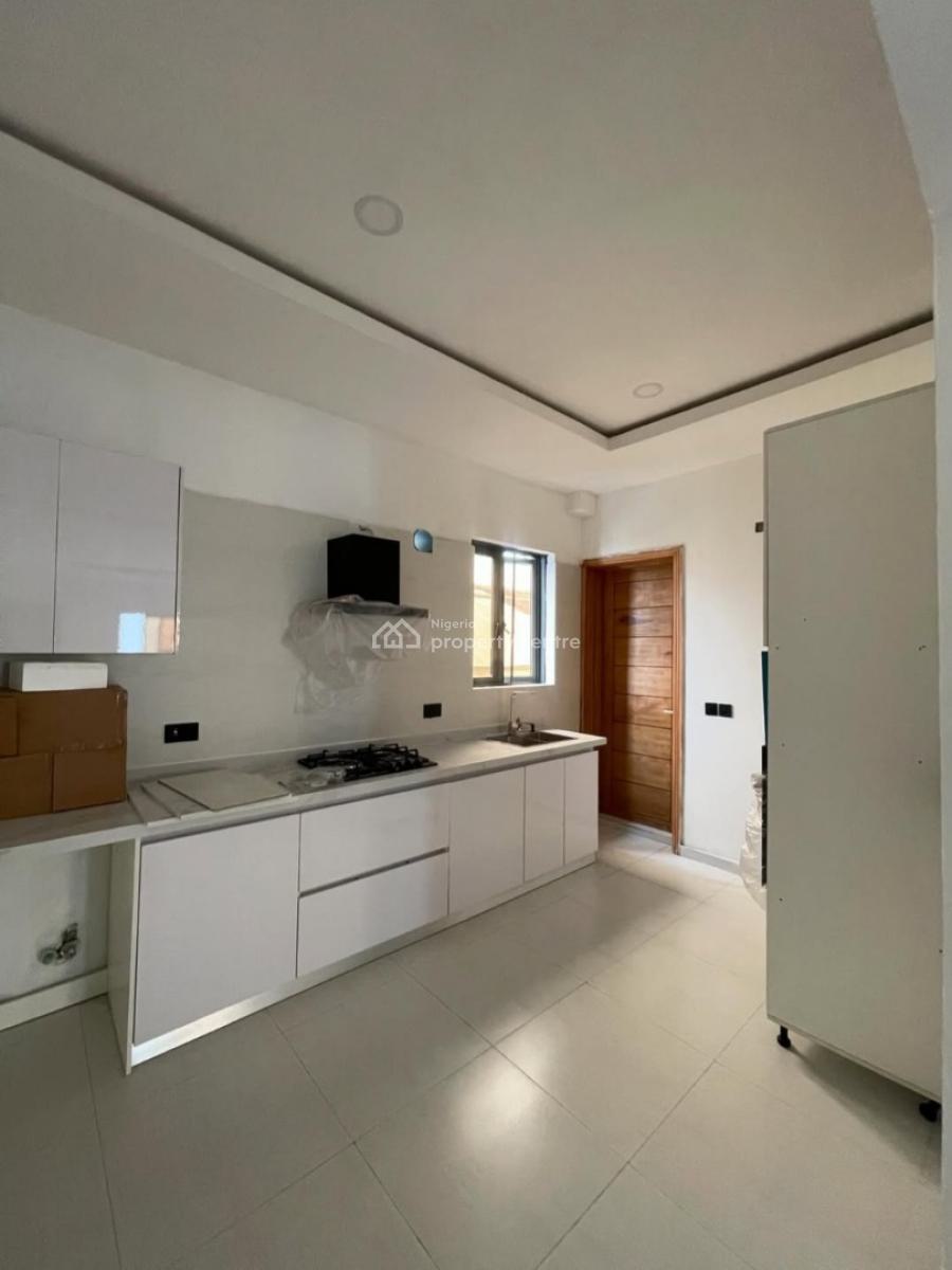 Newly Built and Serviced 2 Bedroom En-suite Flat with Fitted Kitchen,, Lekki Phase 1, Lekki, Lagos, Flat / Apartment for Rent