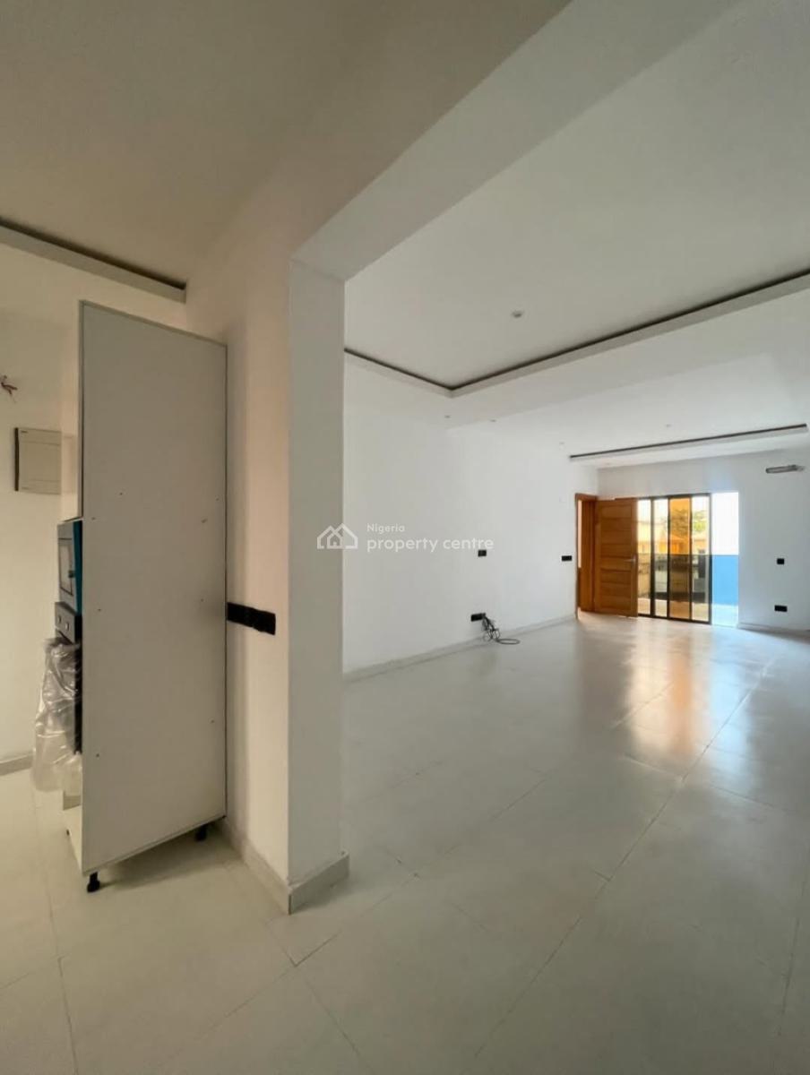 Newly Built and Serviced 2 Bedroom En-suite Flat with Fitted Kitchen,, Lekki Phase 1, Lekki, Lagos, Flat / Apartment for Rent