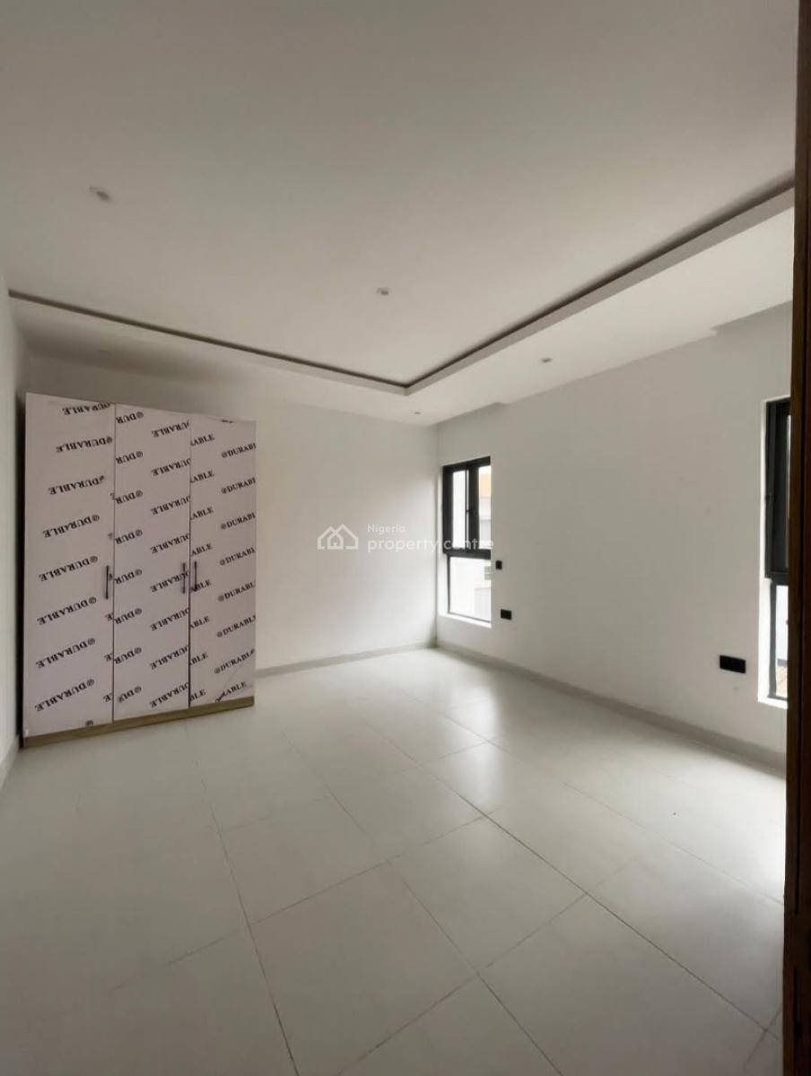 Newly Built and Serviced 2 Bedroom En-suite Flat with Fitted Kitchen,, Lekki Phase 1, Lekki, Lagos, Flat / Apartment for Rent