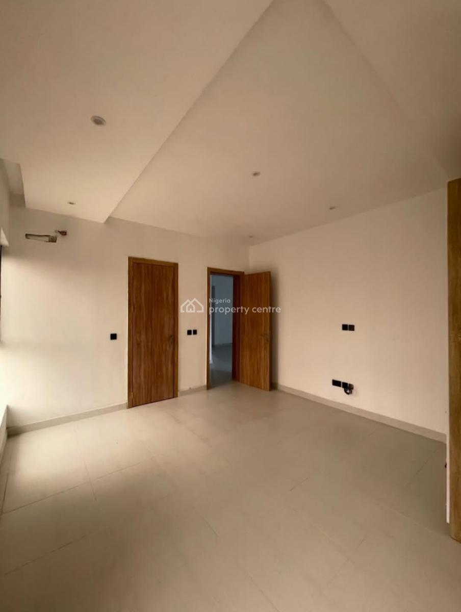 Newly Built and Serviced 2 Bedroom En-suite Flat with Fitted Kitchen,, Lekki Phase 1, Lekki, Lagos, Flat / Apartment for Rent