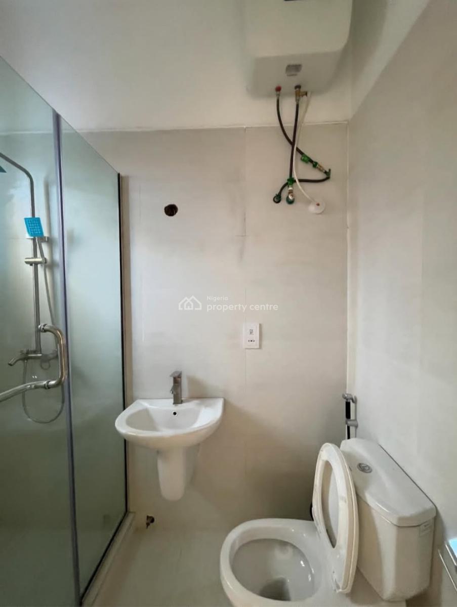 Newly Built and Serviced 2 Bedroom En-suite Flat with Fitted Kitchen,, Lekki Phase 1, Lekki, Lagos, Flat / Apartment for Rent