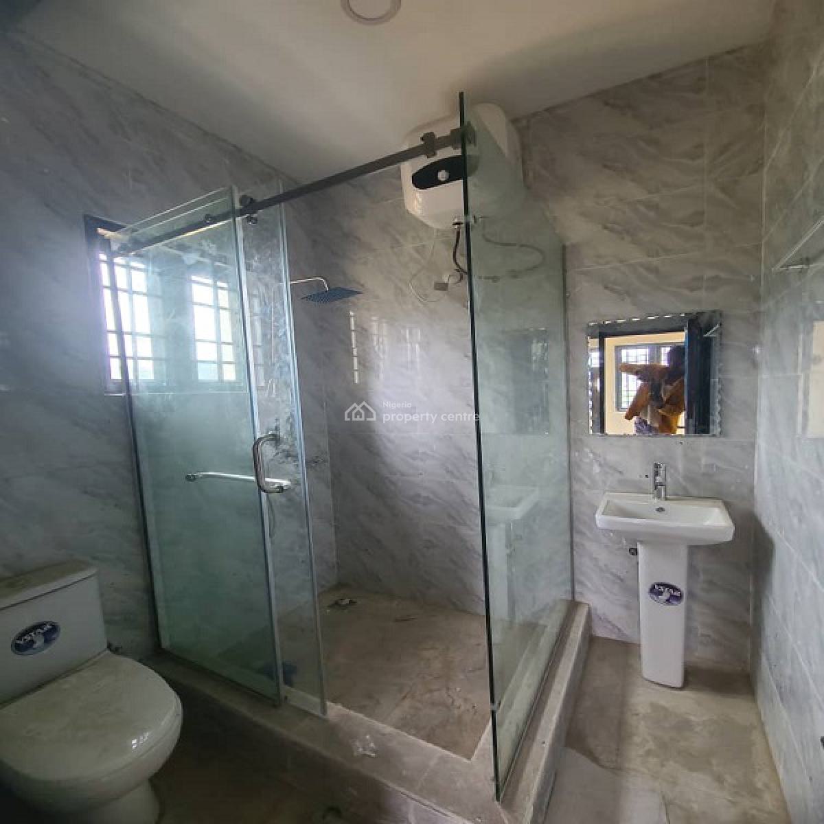 Tastefully 2 Bedrooms Apartment, Dawaki District, Dawaki, Gwarinpa, Abuja, Flat / Apartment for Rent
