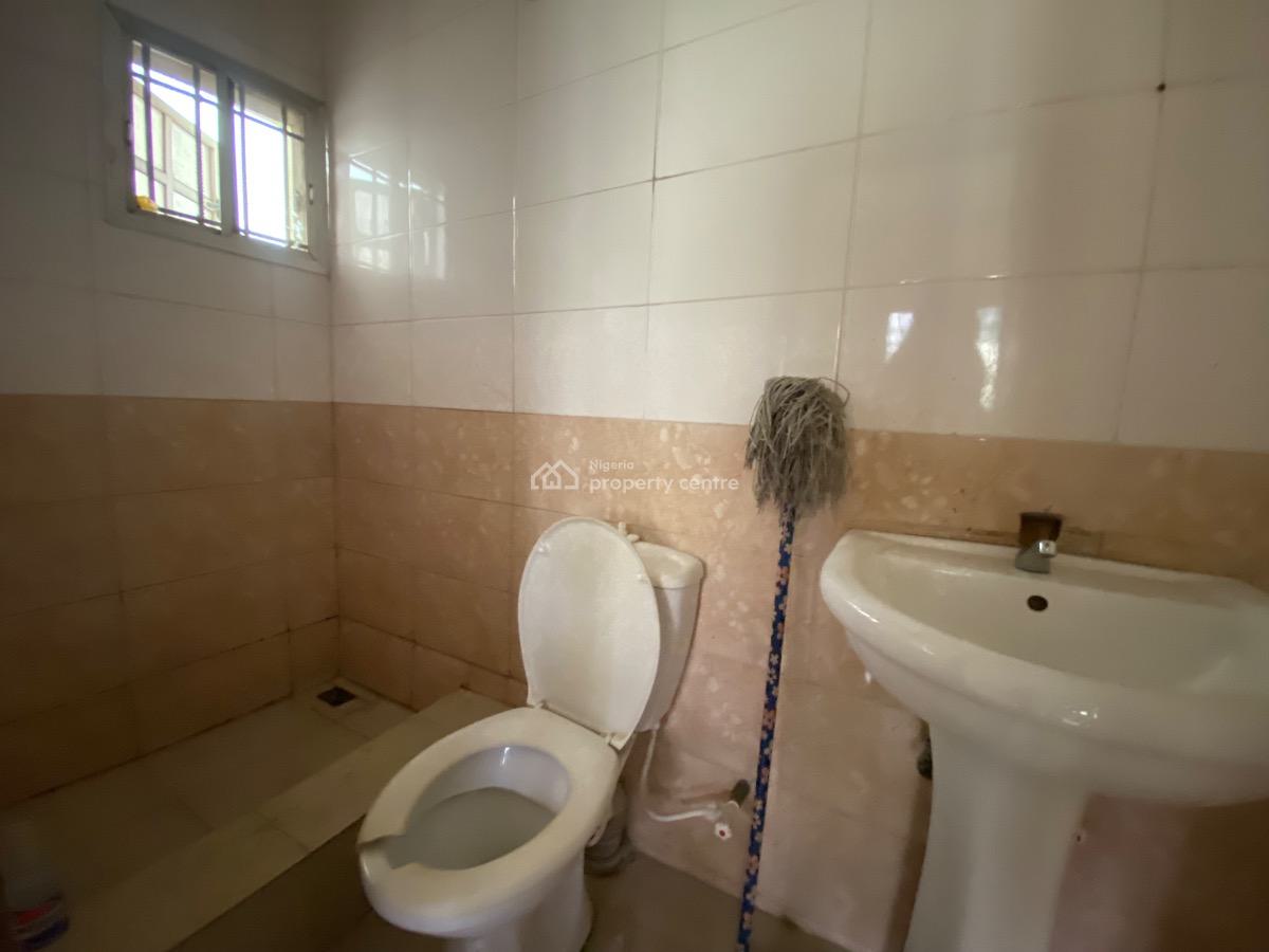 Luxury 2 Bedroom Flat, Gra Phase 1, Magodo, Lagos, Flat / Apartment for Rent