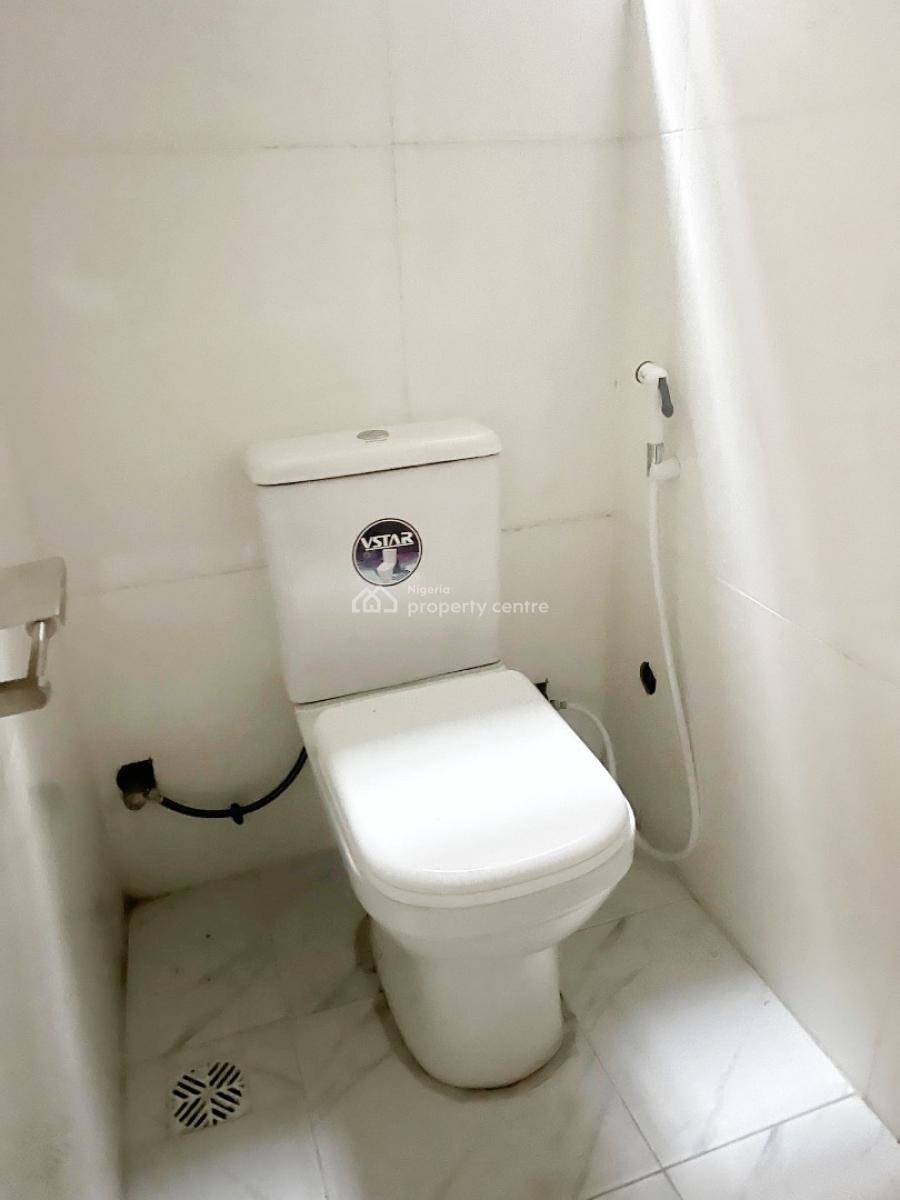 Luxury 3 Bedroom Flat, Gra Phase 2, Magodo, Lagos, Flat / Apartment for Sale