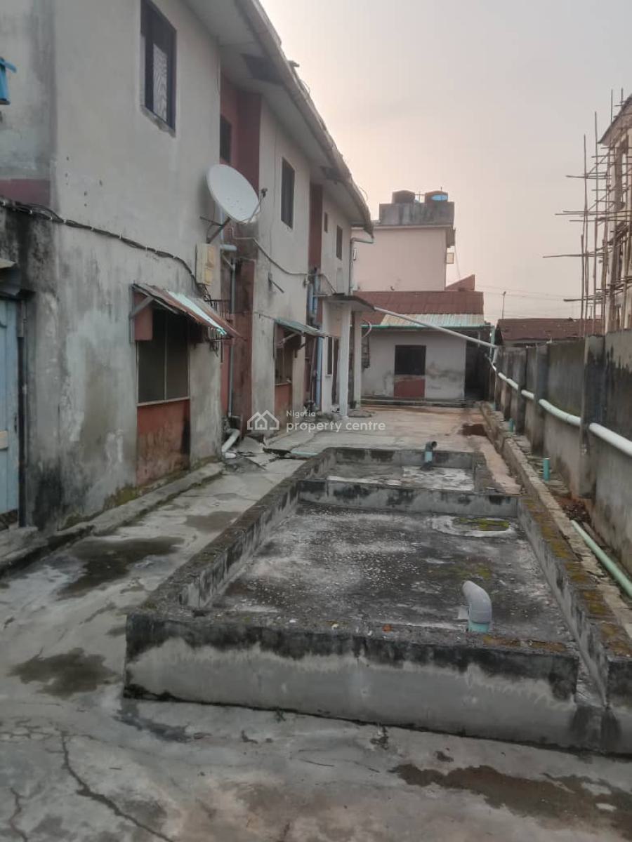 Renovatable Blocks of Flat in a Good Location, Addo - Badore Road, Badore, Ajah, Lagos, Block of Flats for Sale