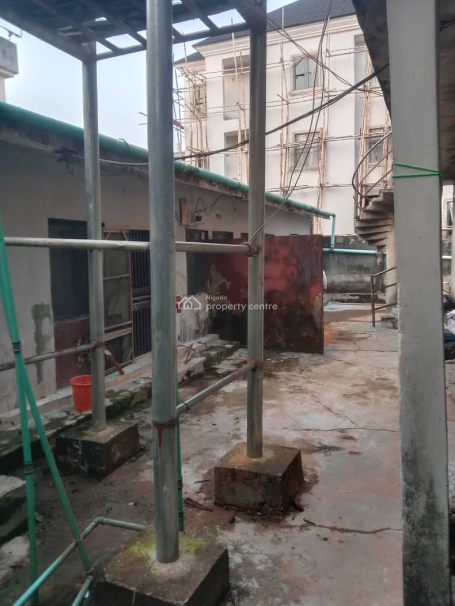 Renovatable Blocks of Flat in a Good Location, Addo - Badore Road, Badore, Ajah, Lagos, Block of Flats for Sale
