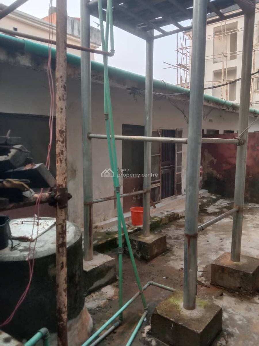 Renovatable Blocks of Flat in a Good Location, Addo - Badore Road, Badore, Ajah, Lagos, Block of Flats for Sale