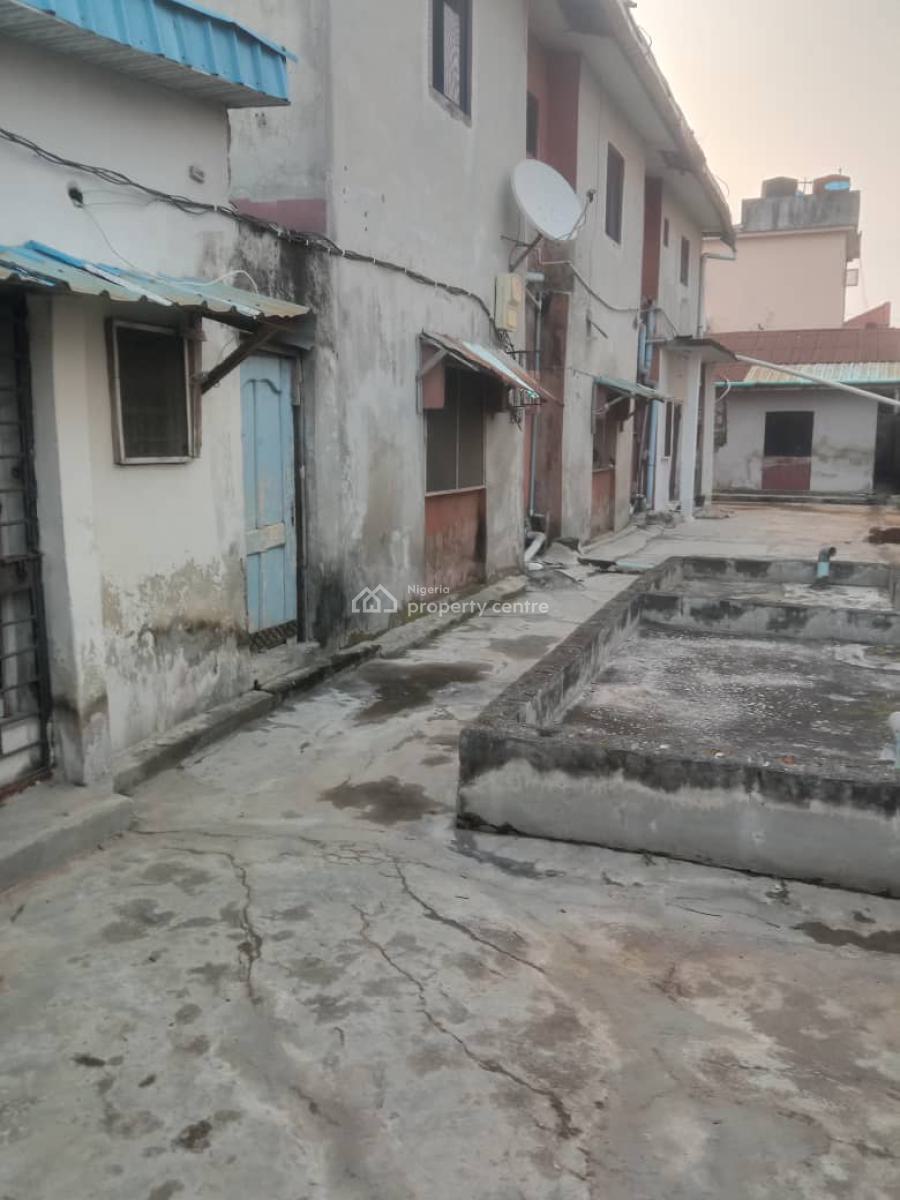 Renovatable Blocks of Flat in a Good Location, Addo - Badore Road, Badore, Ajah, Lagos, Block of Flats for Sale