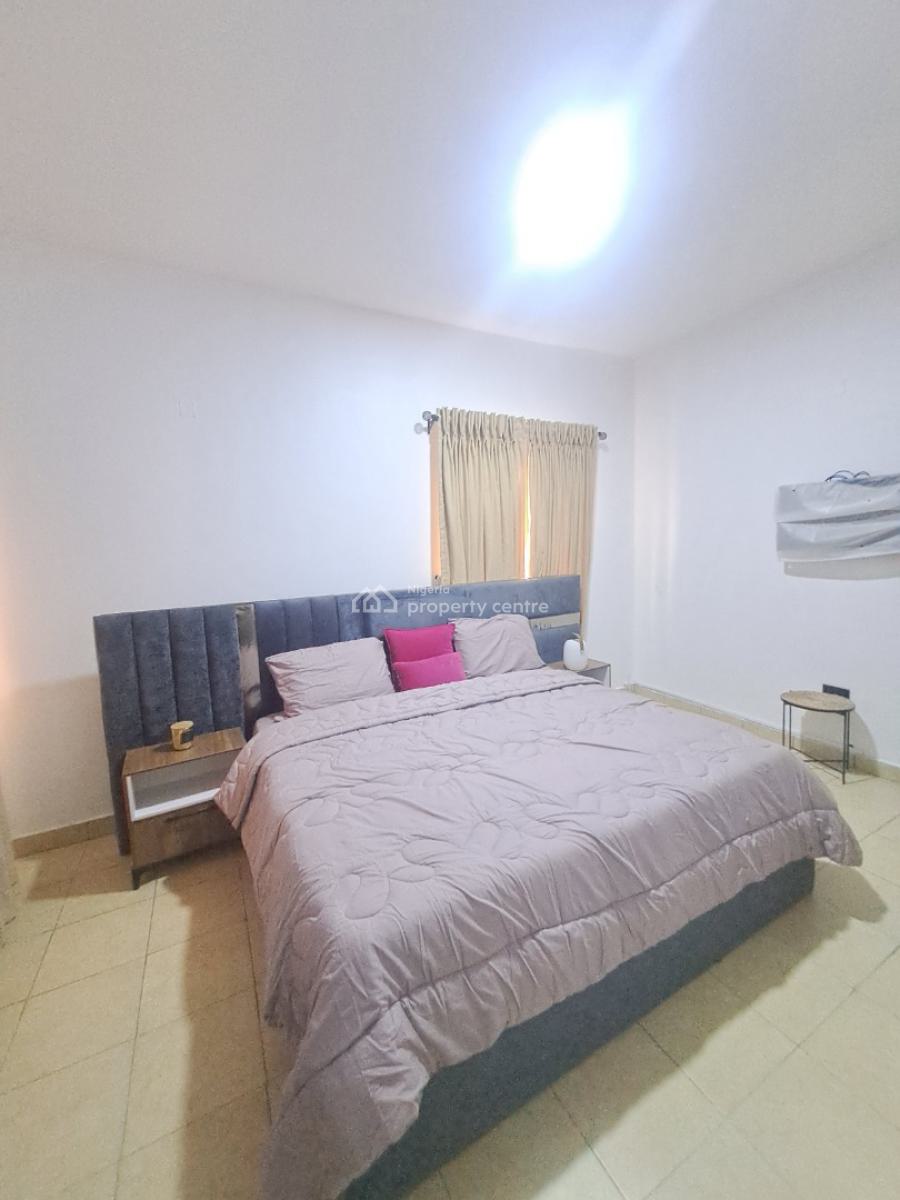 Luxurious 3 Bedroom Apartment in a Serene Neighbourhood, Ologolo, Lekki, Lagos, Flat / Apartment Short Let