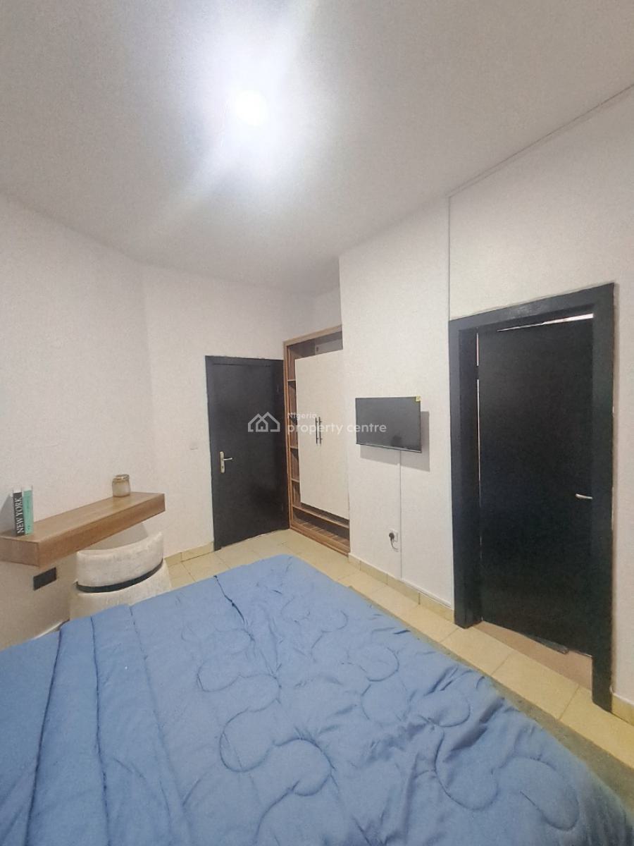 Luxurious 3 Bedroom Apartment in a Serene Neighbourhood, Ologolo, Lekki, Lagos, Flat / Apartment Short Let