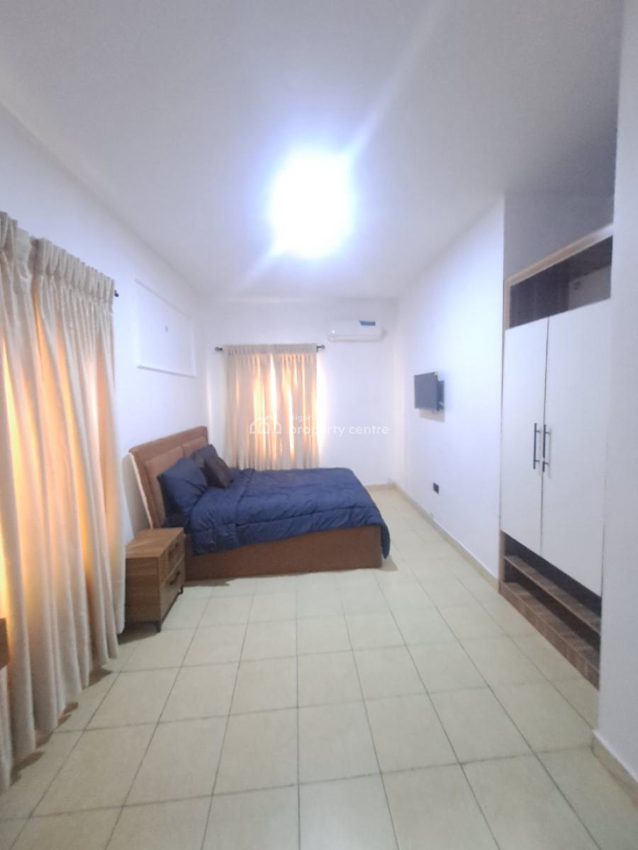 Luxurious 3 Bedroom Apartment in a Serene Neighbourhood, Ologolo, Lekki, Lagos, Flat / Apartment Short Let