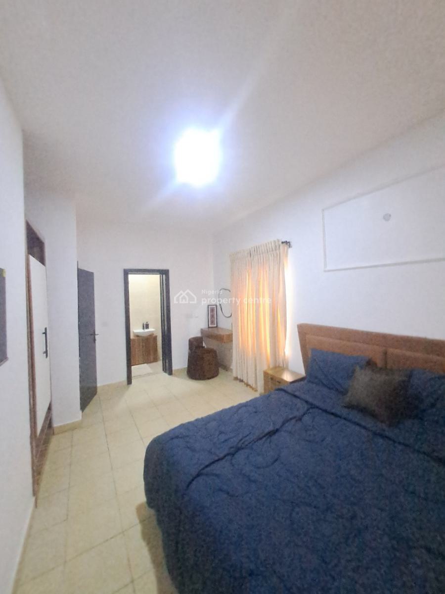 Luxurious 3 Bedroom Apartment in a Serene Neighbourhood, Ologolo, Lekki, Lagos, Flat / Apartment Short Let