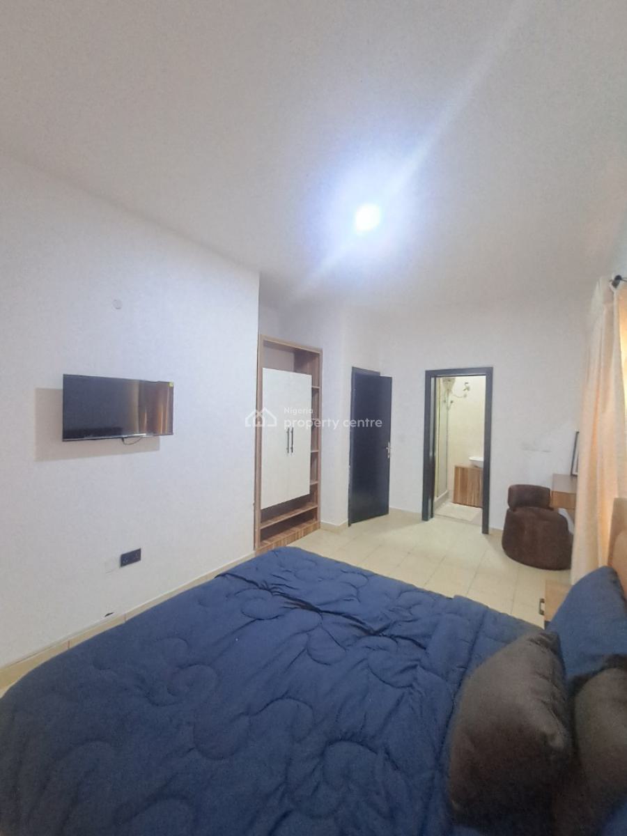 Luxurious 3 Bedroom Apartment in a Serene Neighbourhood, Ologolo, Lekki, Lagos, Flat / Apartment Short Let