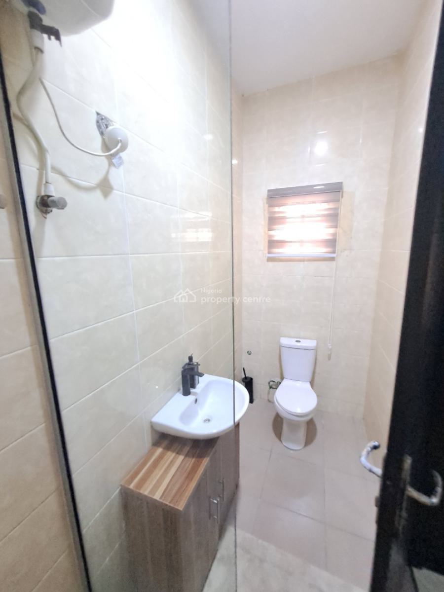 Luxurious 3 Bedroom Apartment in a Serene Neighbourhood, Ologolo, Lekki, Lagos, Flat / Apartment Short Let