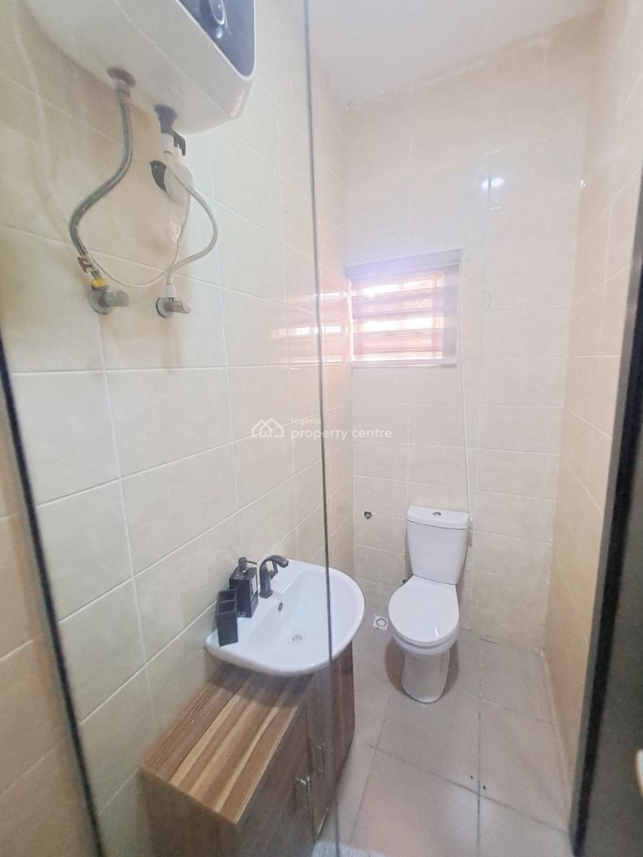 Luxurious 3 Bedroom Apartment in a Serene Neighbourhood, Ologolo, Lekki, Lagos, Flat / Apartment Short Let