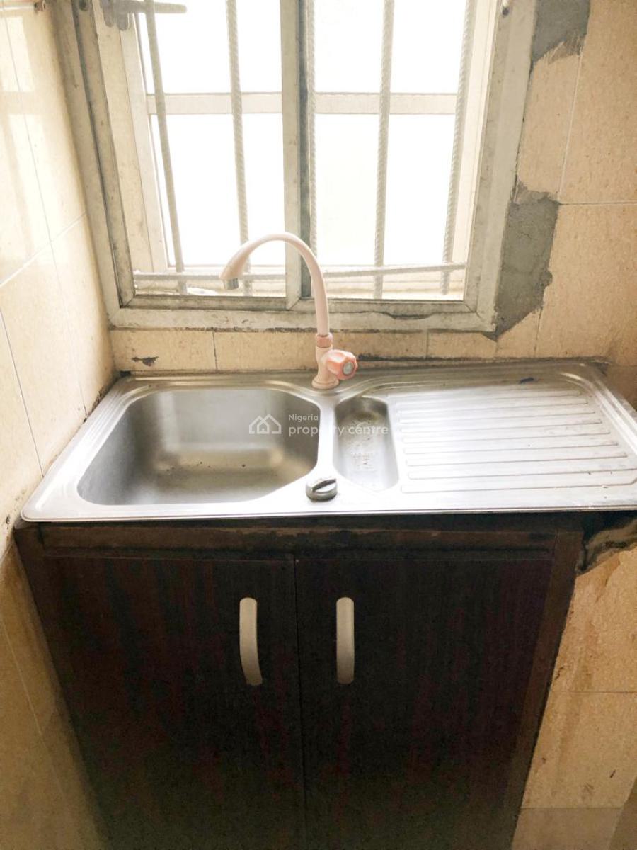 Luxury Well Maintained 2 Bedroom Apartment, Gra Phase 1, Magodo, Lagos, Flat / Apartment for Rent