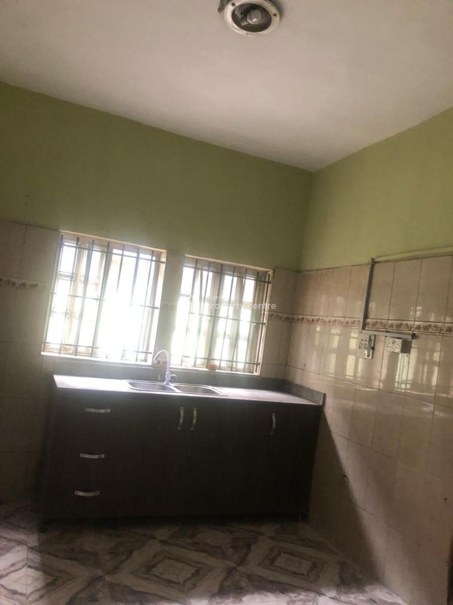 Four Bedroom Flat @ Magòdo Gra Phase One  5.5 M, Gra Phase 1, Magodo, Lagos, Flat / Apartment for Rent