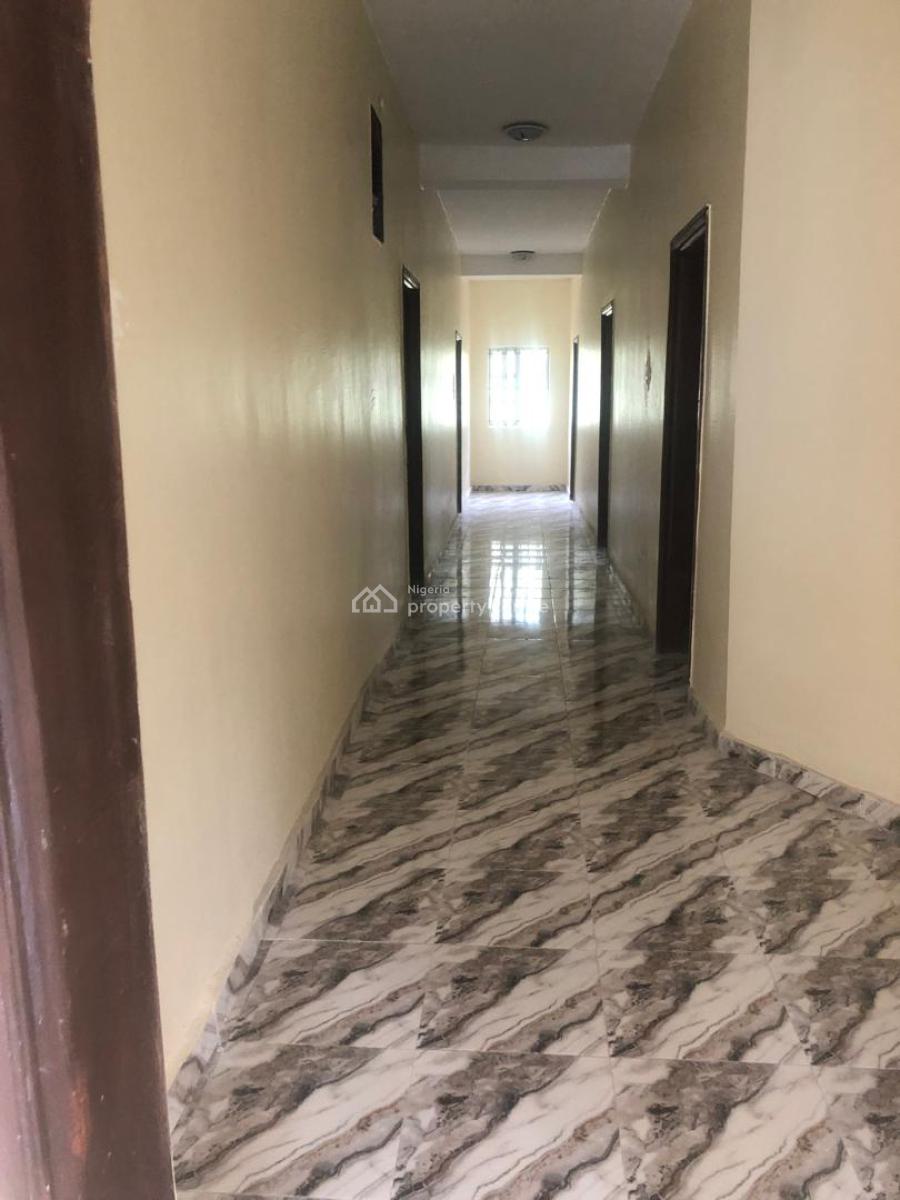 Four Bedroom Flat @ Magòdo Gra Phase One  5.5 M, Gra Phase 1, Magodo, Lagos, Flat / Apartment for Rent