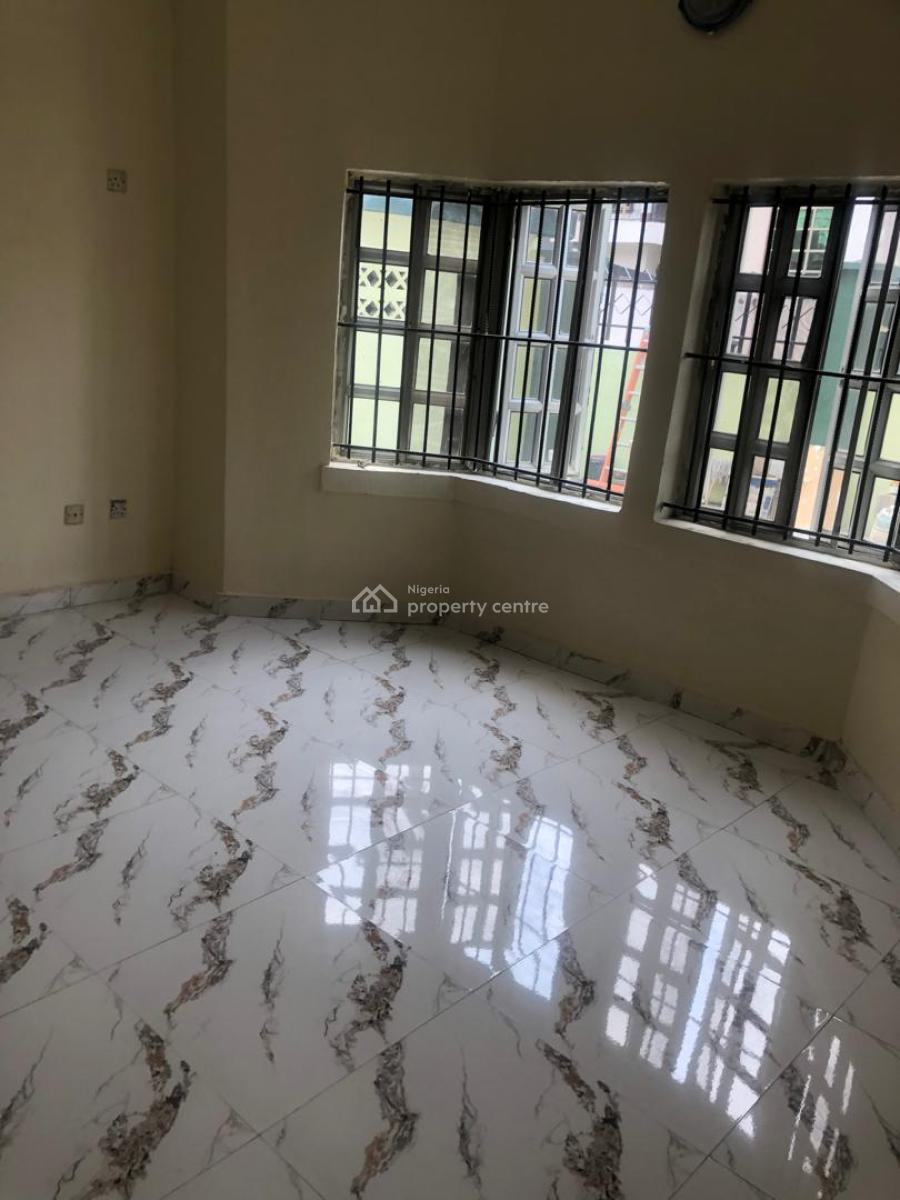Four Bedroom Flat @ Magòdo Gra Phase One  5.5 M, Gra Phase 1, Magodo, Lagos, Flat / Apartment for Rent
