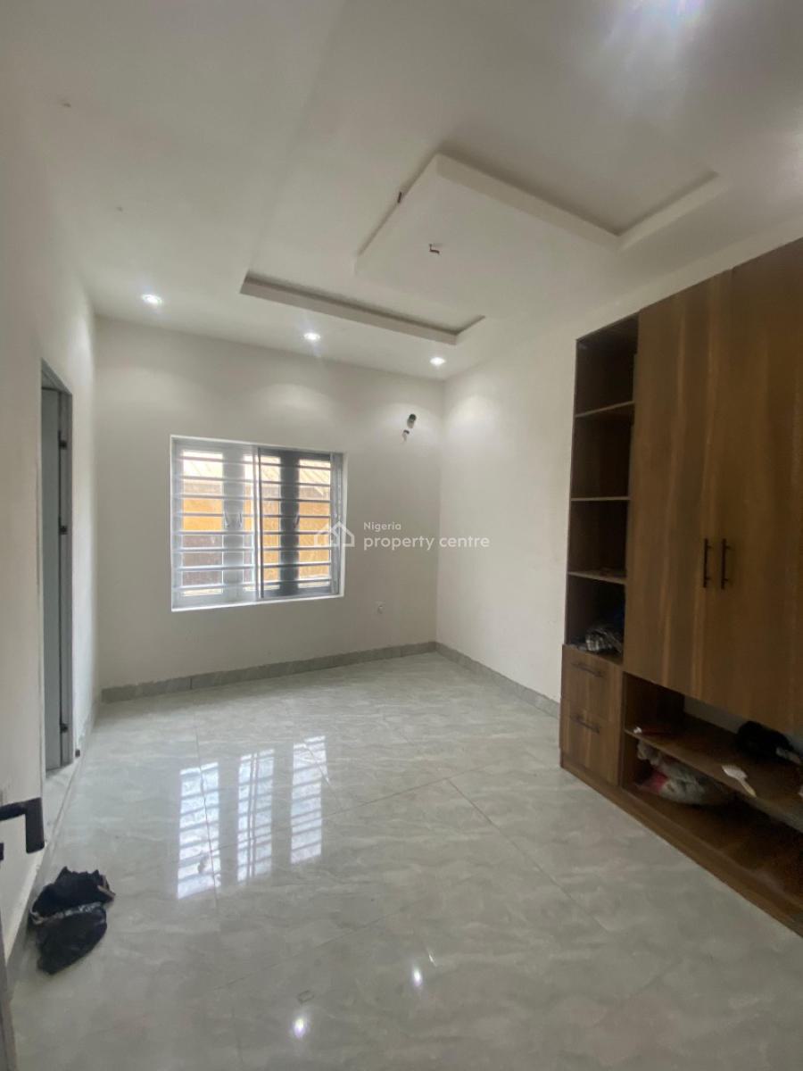 Luxury 2bedroom and Parlour, Ogombo Road, Ogombo, Ajah, Lagos, Flat / Apartment for Rent