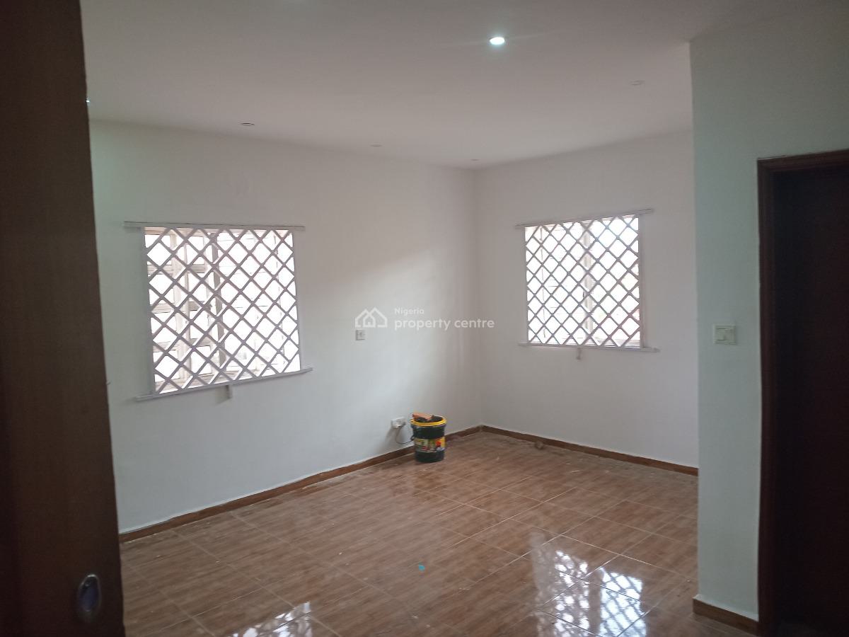 Spacious Well Renovated 3 Bedroom Apartment Upstairs Plus Bq, in an Estate Off Fatai Ariebeke Street, Lekki Phase 1, Lekki, Lagos, Flat / Apartment for Rent