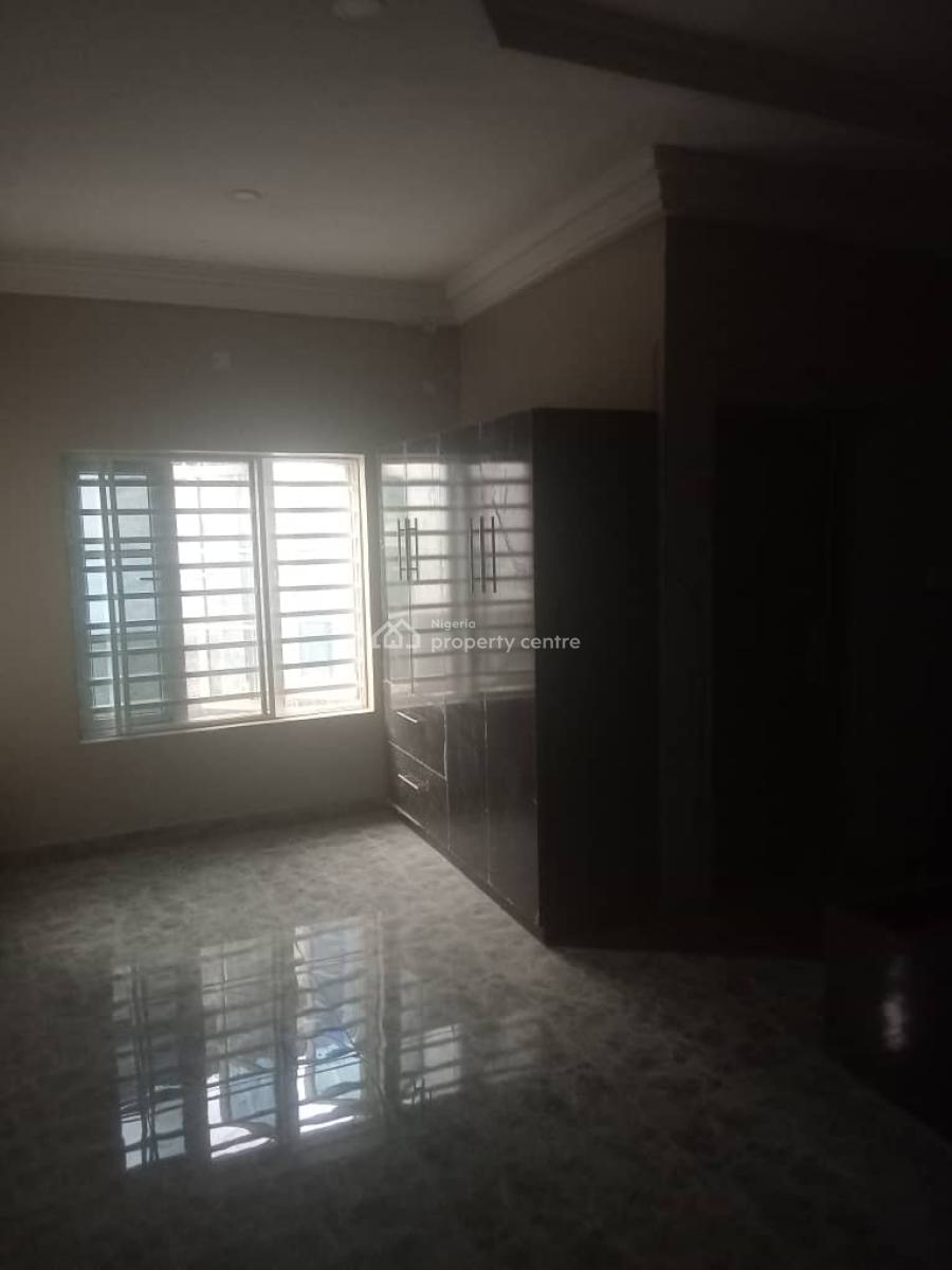 The Is Fully Detached 4 Bedroom  Bungalow with  2 Bq, Lugbe, Lugbe District, Abuja, Detached Bungalow for Sale