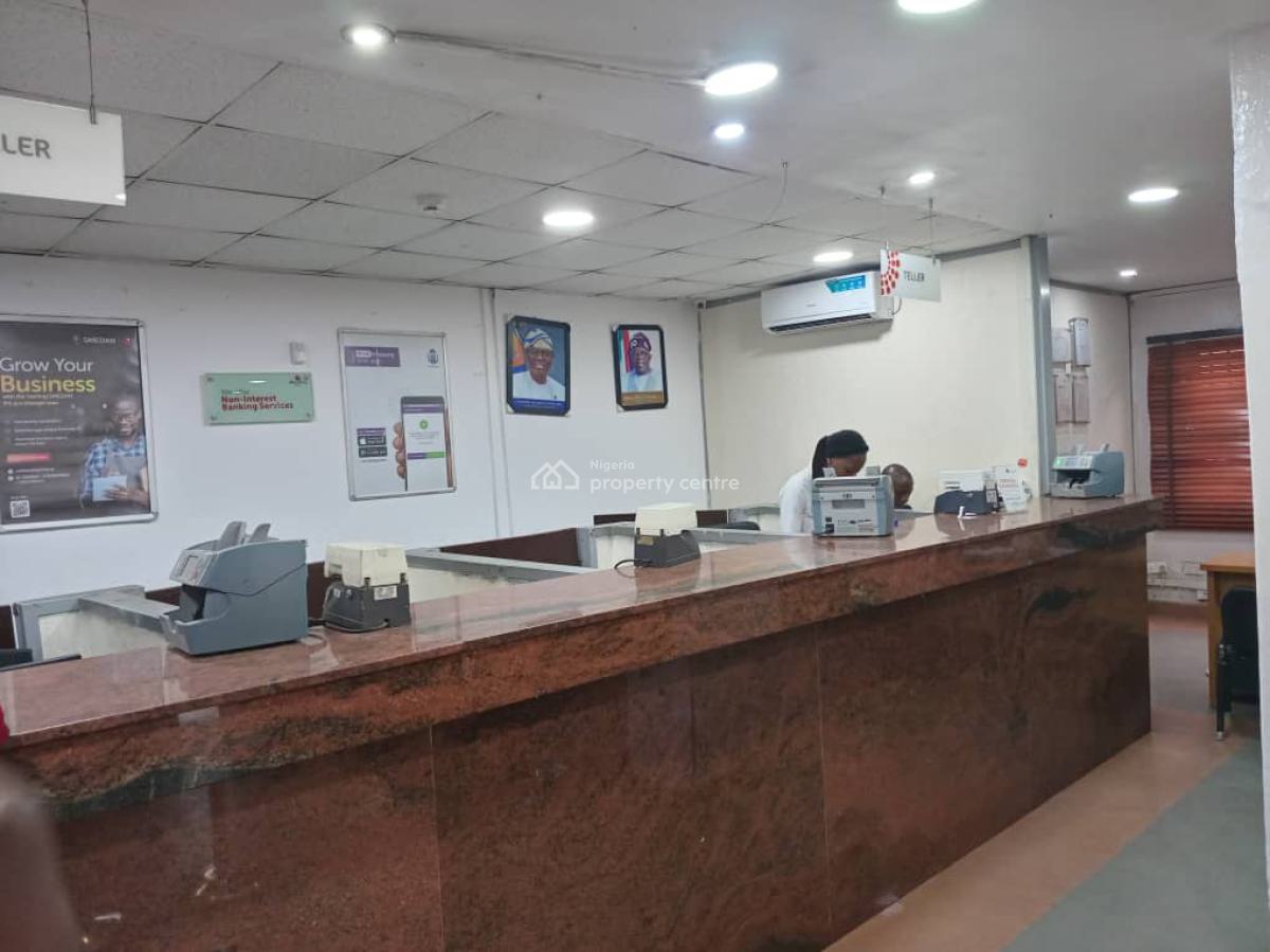 Commercial Property with 4 Floors, Ikorodu Road By Benson Bus Stop, Ikorodu, Lagos, Commercial Property for Sale