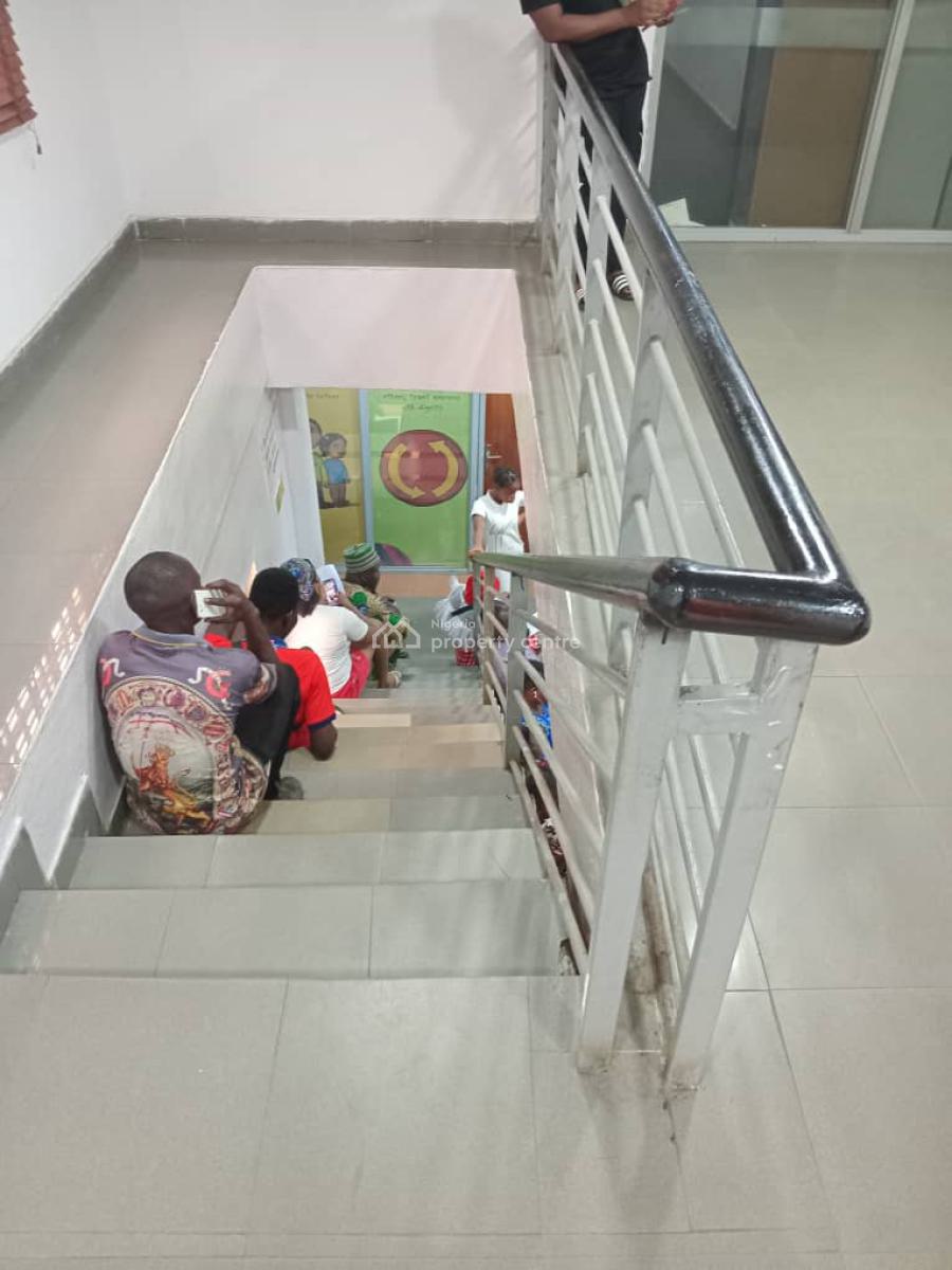 Commercial Property with 4 Floors, Ikorodu Road By Benson Bus Stop, Ikorodu, Lagos, Commercial Property for Sale