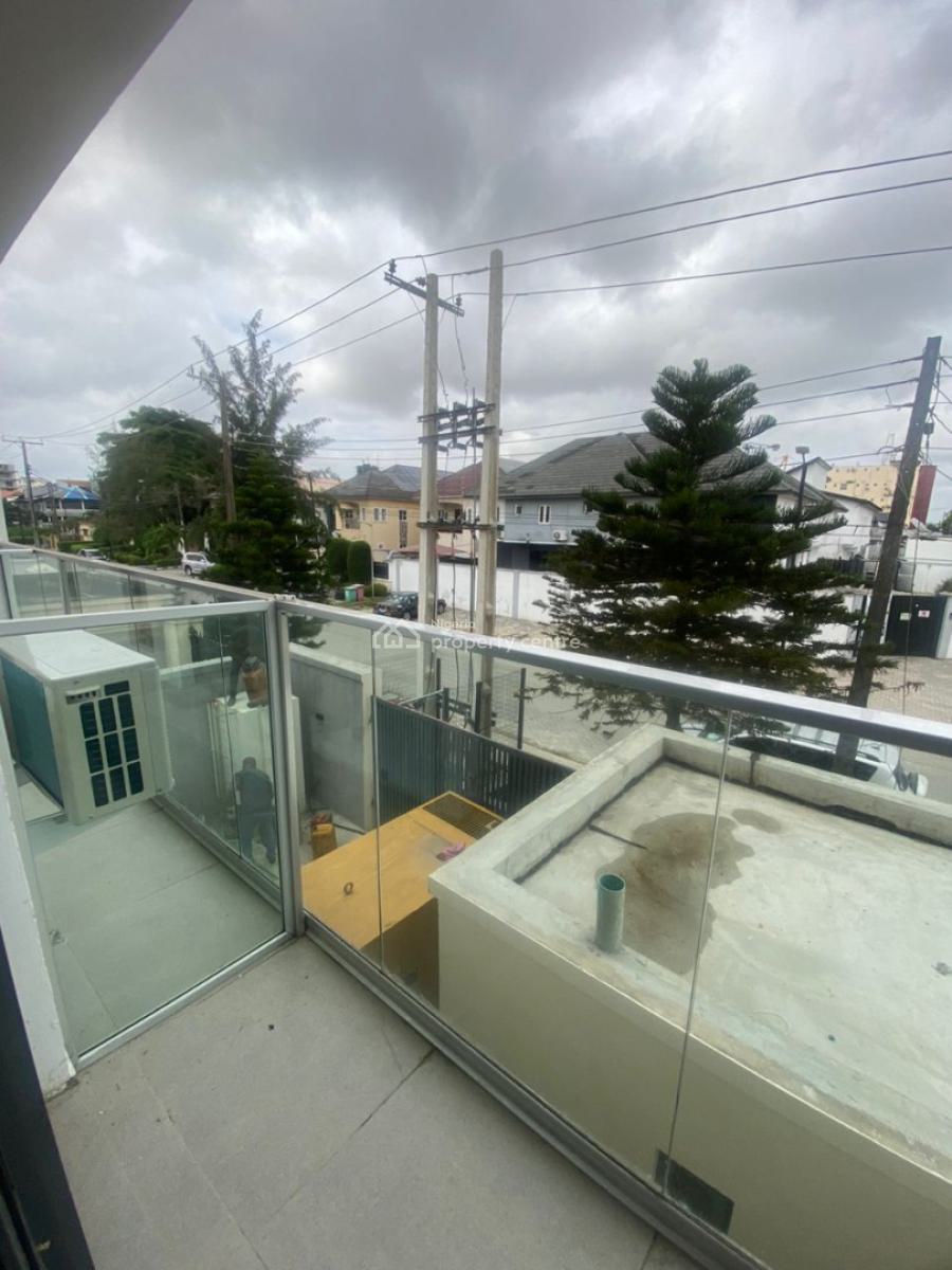3 Bedroom Apartment with Boys Quarters and Elevator, Lekki, Lekki Phase 1, Lekki, Lagos, Flat / Apartment for Rent