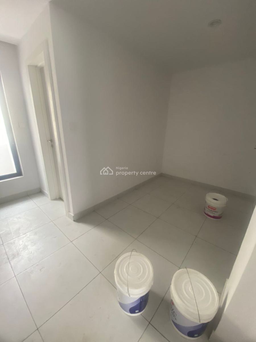 3 Bedroom Apartment with Boys Quarters and Elevator, Lekki, Lekki Phase 1, Lekki, Lagos, Flat / Apartment for Rent