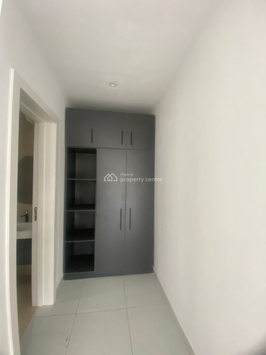 3 Bedroom Apartment with Boys Quarters and Elevator, Lekki, Lekki Phase 1, Lekki, Lagos, Flat / Apartment for Rent