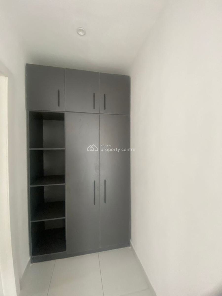 3 Bedroom Apartment with Boys Quarters and Elevator, Lekki, Lekki Phase 1, Lekki, Lagos, Flat / Apartment for Rent