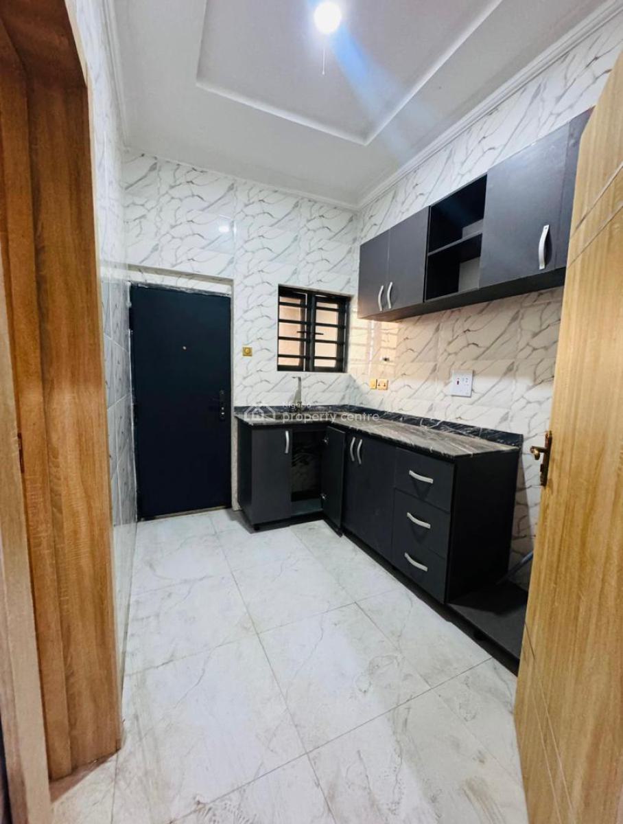 2 Bedroom Apartment, New Oko-oba, Agege, Lagos, Flat / Apartment for Sale