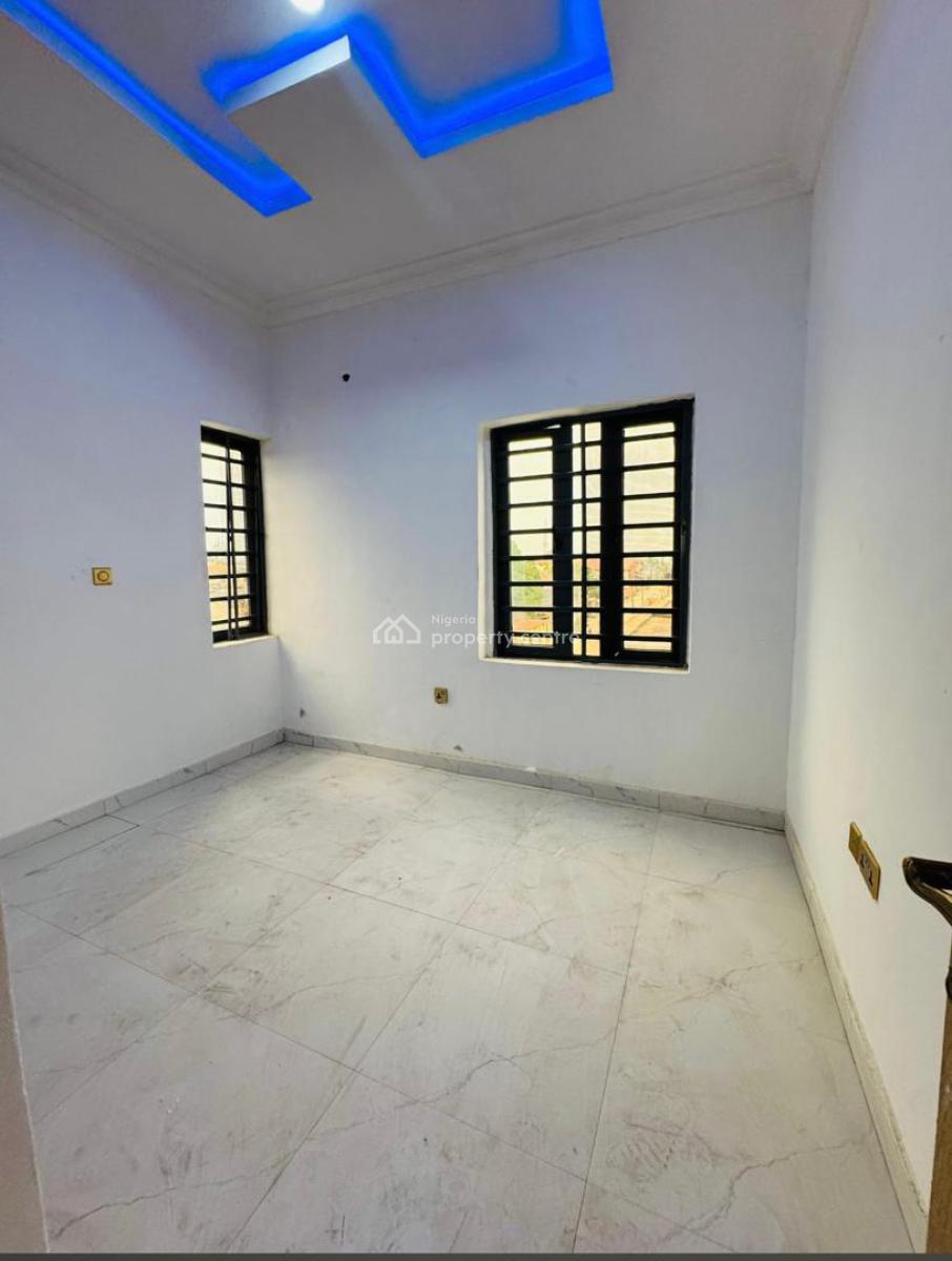 2 Bedroom Apartment, New Oko-oba, Agege, Lagos, Flat / Apartment for Sale