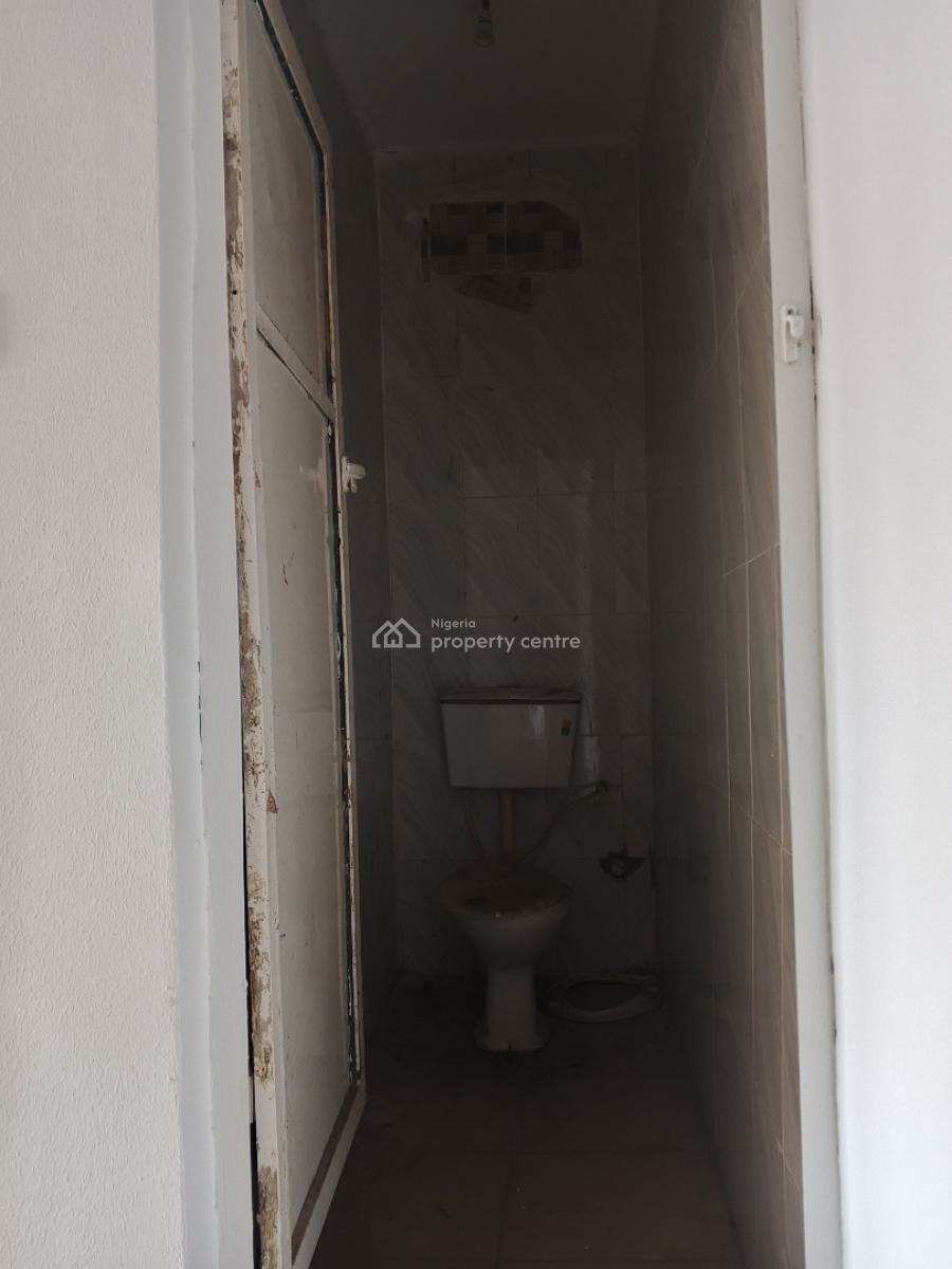 a Neatly Used Two Bedroom Available in a Serene Area, Alagomeji, Alagomeji, Yaba, Lagos, Flat / Apartment for Rent