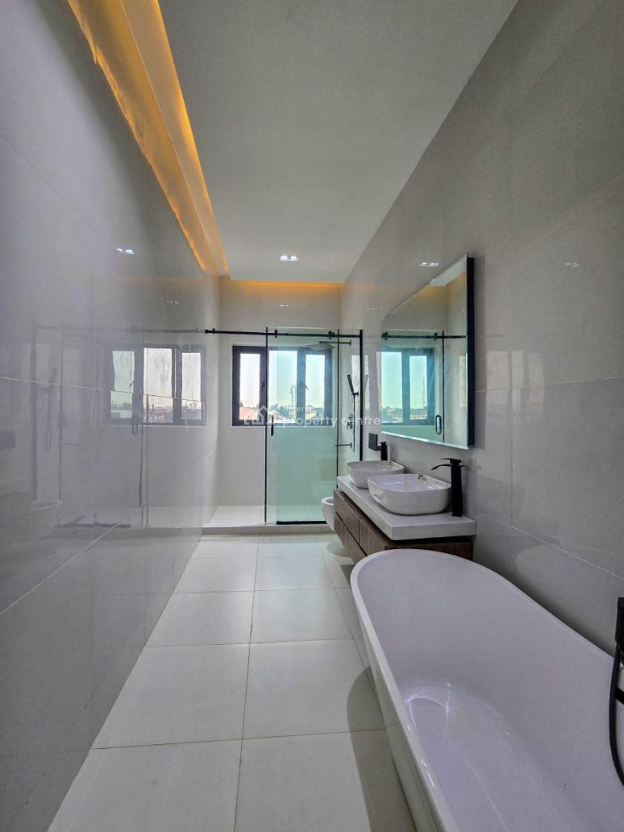 Sleek 4-bedroom Maisonette with Bq, Pool, Gym & Elevator -- Back Unit, Lekki, Lekki Phase 1, Lekki, Lagos, Detached Duplex for Sale