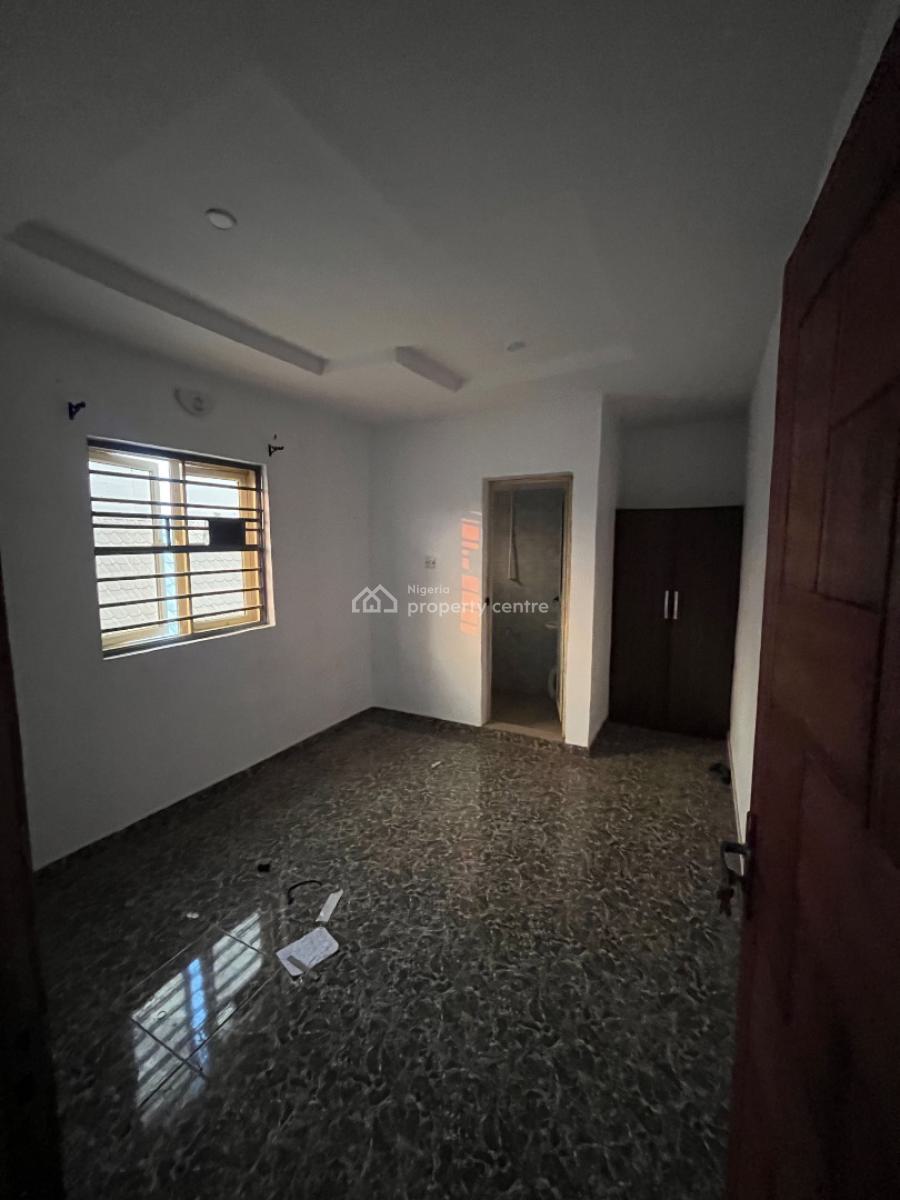 2 Bedroom Apartment Upstairs in Makogi Magboro, Magboro Makogi Victory Estate, Magboro, Ogun, Flat / Apartment for Rent