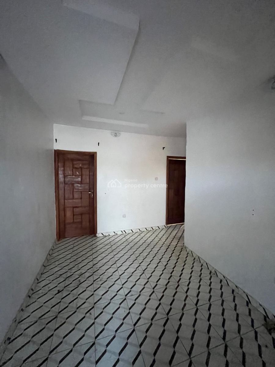 2 Bedroom Apartment Upstairs in Makogi Magboro, Magboro Makogi Victory Estate, Magboro, Ogun, Flat / Apartment for Rent
